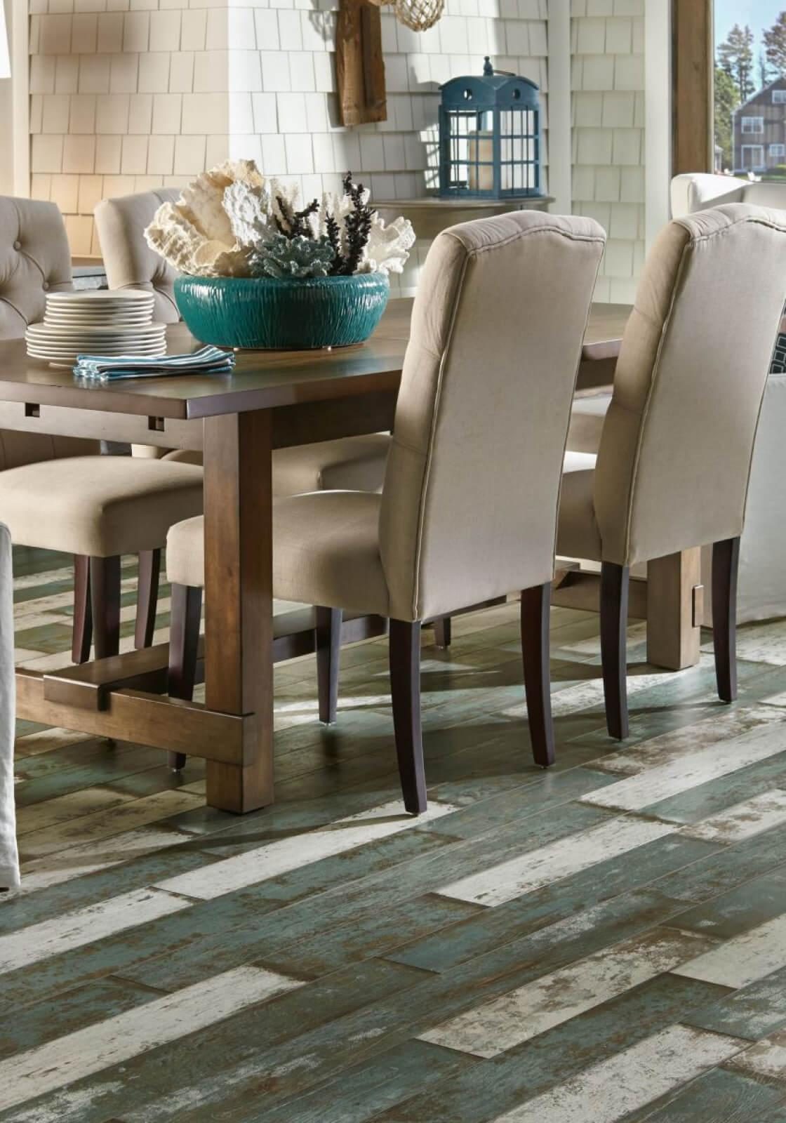 Laminate floors in dining room | America's Flooring Store